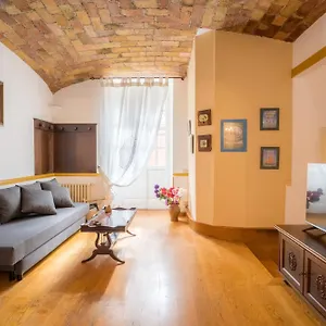 The British Corner, Cozy Loft With Garden 10 Min From Center Roma